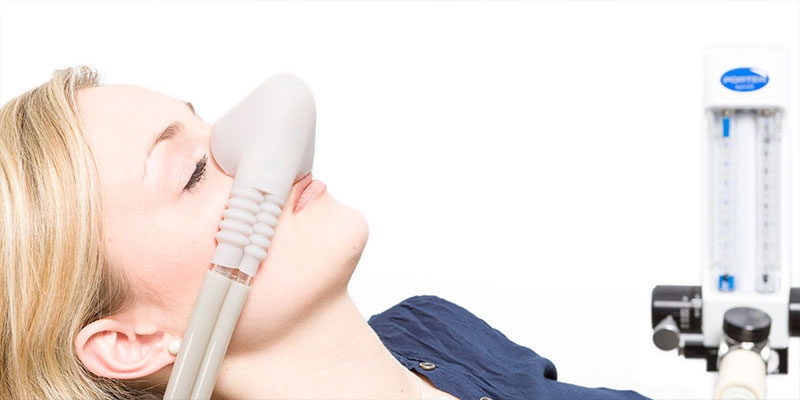 Zahnbehandlung mit Lachgas von adentes Zahnärzte aus St. Augustin
